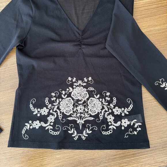 Nine West Sheer Black Embroidered Blouse Sz. M - Picture 4 of 6